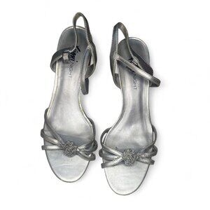 Women's Silver and Grey Courts